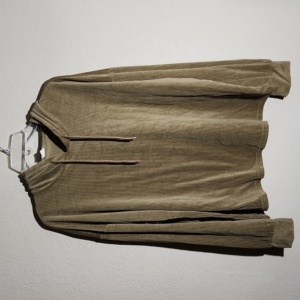 Believe Womens Hoodie Shirt Size 3X Ribbed sage green vevet tunic Cropped